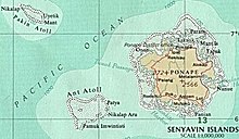 Carte figurant l'île de Pohnpei en jaune et les atolls d'Ant et de Pakin à l'ouest par des pointillés