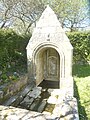 La fontaine de dévotion près de la chapelle Saint-André.