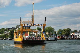 M/S Castella på väg in till Vaxholm