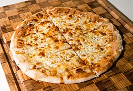 Garlic fingers, the archetype of Canadian pizza