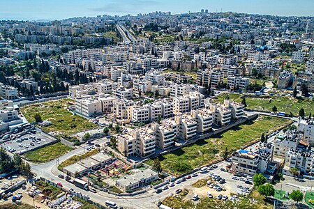 מבט אל "שיכוני נוסייבה" בצפון בית חנינא