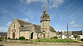 L'église Saint-Pierre et son enclos paroissial, vue d'ensemble.