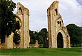 Glastonbury Manstırı kalıntısı