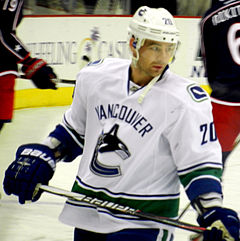 Description de l'image Chris Higgins Canucks.jpg.