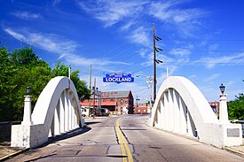 Entrance to Lockland along the Benson Street Bridge