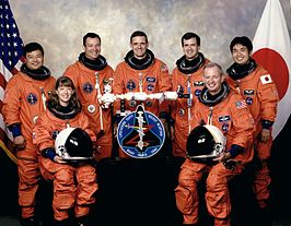 De bemanning van STS-92. Van links naar rechts, vooraan: Pamela Melroy, Brian Duffy; achteraan: Leroy Chiao, Michael Lopez-Alegria, William McArthur, Peter Wisoff, Koichi Wakata