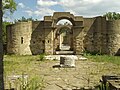 Ingresso della chiesa rotonda (dorata) di Veliki Preslav