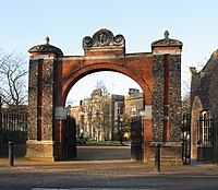 Pitzhanger Manor gates