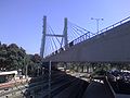 Hängebrücke der Old Madras Road, National Highway 4, über der Bahnstation Krishnarajapuram