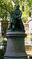 Statue au Père Lachaise