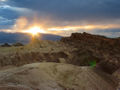 bizara pejzaĝo ĉe Zabriskie Point