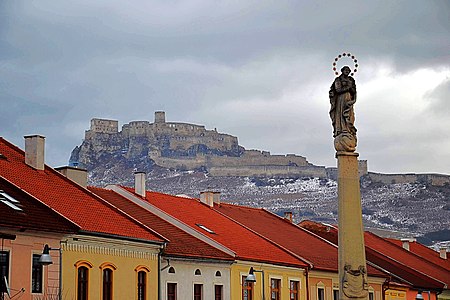 Spišské Podhradie v pozadí Spišský hrad autor: Kminfo