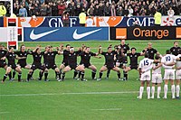 Danse de Haka par les All Blacks en 2006 en France