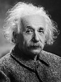 Den tyske fysikeren Albert Einstein (1879-1955) bar gammeldags «børstebart» hele livet og befestet dermed karikaturen av vitenskapsmenn og professorer som bustete, uforfengelige nerder. Bilde fra 1947.