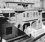 Stationshuset och perrongen 1963.