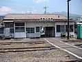 岳南江尾駅、駅舎、ホーム側