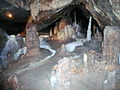 Versunkene Grotte mit Bodentropfsteinen