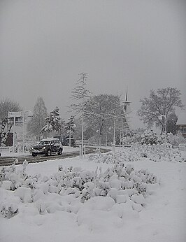 De Zuiderzeestraatweg in Wezep tijdens de hevige sneeuwval van maart 2006