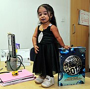 Jyoti Amge interprète Mahadevi "Ma Petite" Patel