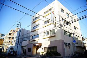 マルシェ株式会社本社