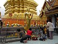 Buddhists at the Phrathatdoi Szuthep, Csiangmaj (Thaiföld) közelében.