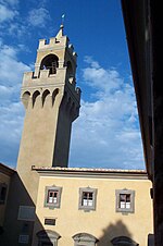 La Torre copie de la tour d'Arnolfo du Palazzo Vecchio de Florence (1546)