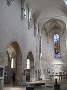 L'intérieur de la collégiale Saint-Pierre-Le-Puellier