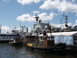 Stormprincess på Göteborgs Maritima Centrum (till vänster om ESAB IV)