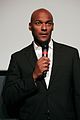 Colin Salmon interpreta Tariq Alamán