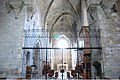 Interior de la nau, exemple de transició de l'estil romànic i gòtic