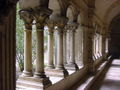 Les colonnes géminées du cloître de l'abbaye de Montmajour (XIIe – XIIIe siècles).