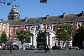 Estación de bomberos, plaza del Jeu de Balle, Bruselas (1859-1860)