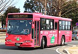 車体全体をラッピングした例（矢島タクシー）