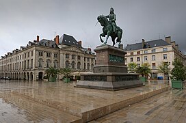 Statue équestre de Jeanne d'Arc, place du Martroi