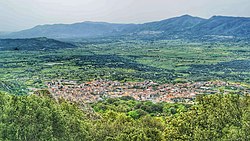 Benetutti with the Goceano in the background.