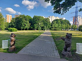 Вход в парк «Два медведя»